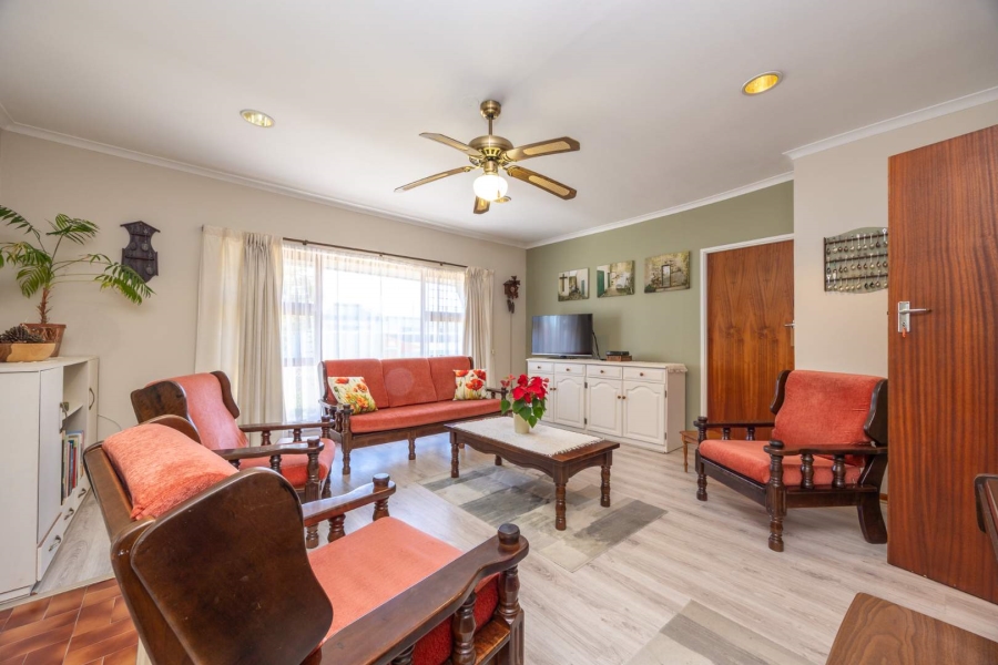 6 Bedroom Property for Sale in Goodwood Estate Western Cape